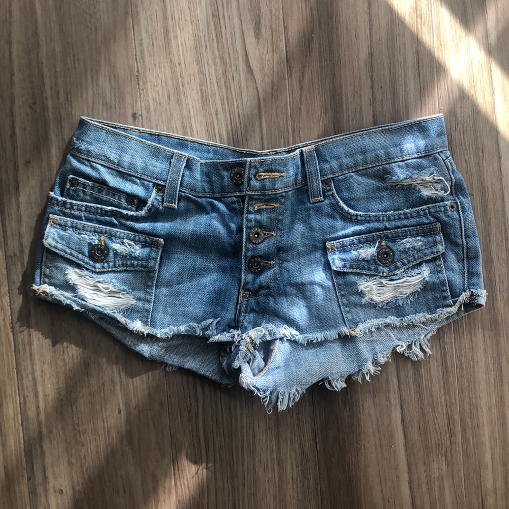 Carmar low rise denim shorts size 26